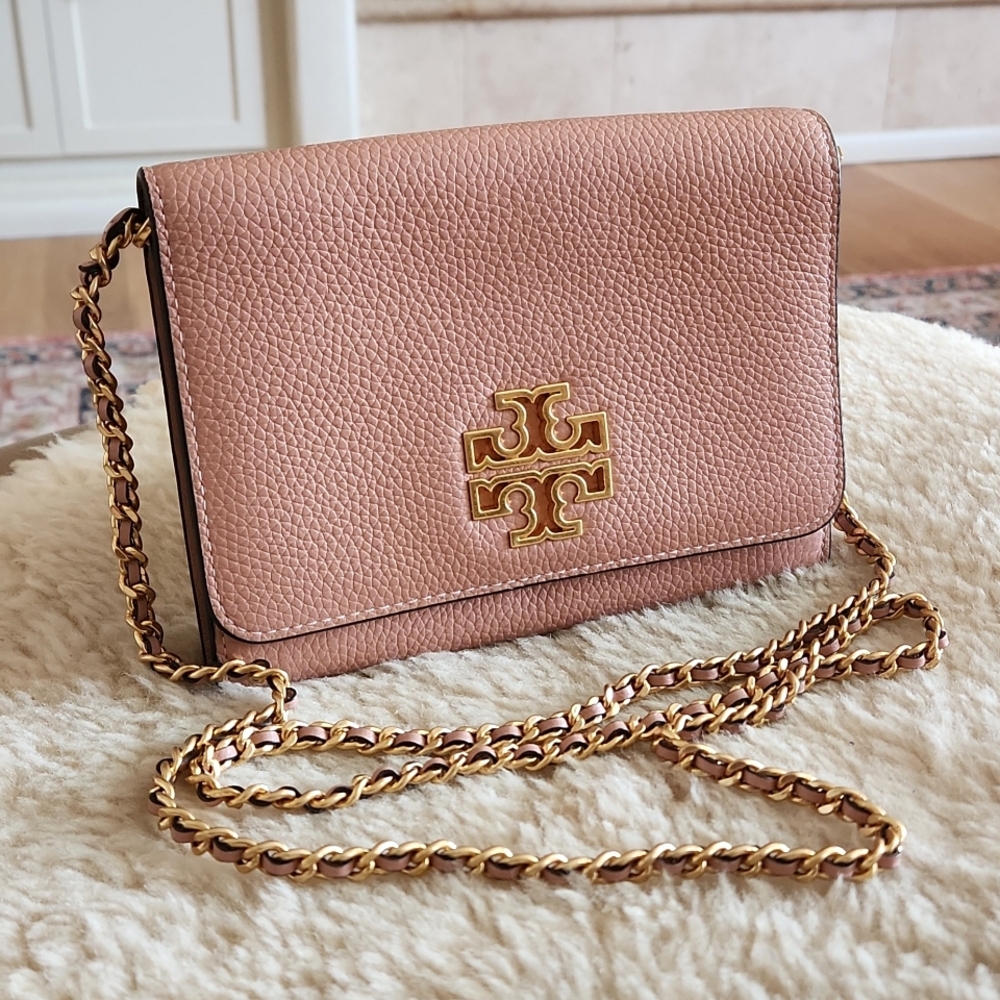 Beautiful NWOT Tory Burch Blush Pink & Gold Chain Dress Bag 🩷👗💛